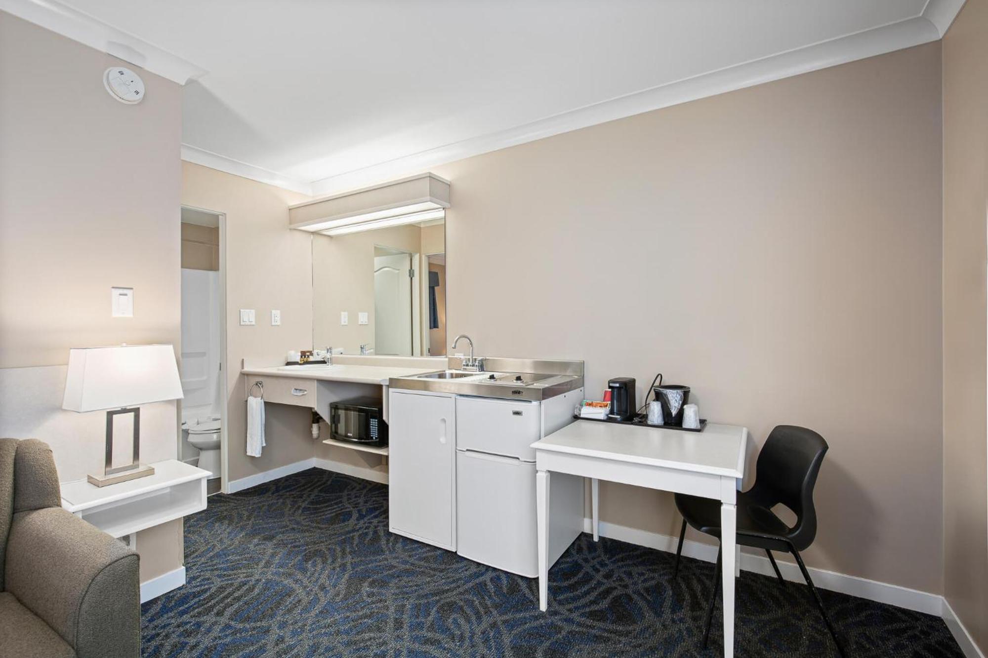 Glenwood Inn & Suites Trail ภายนอก รูปภาพ
