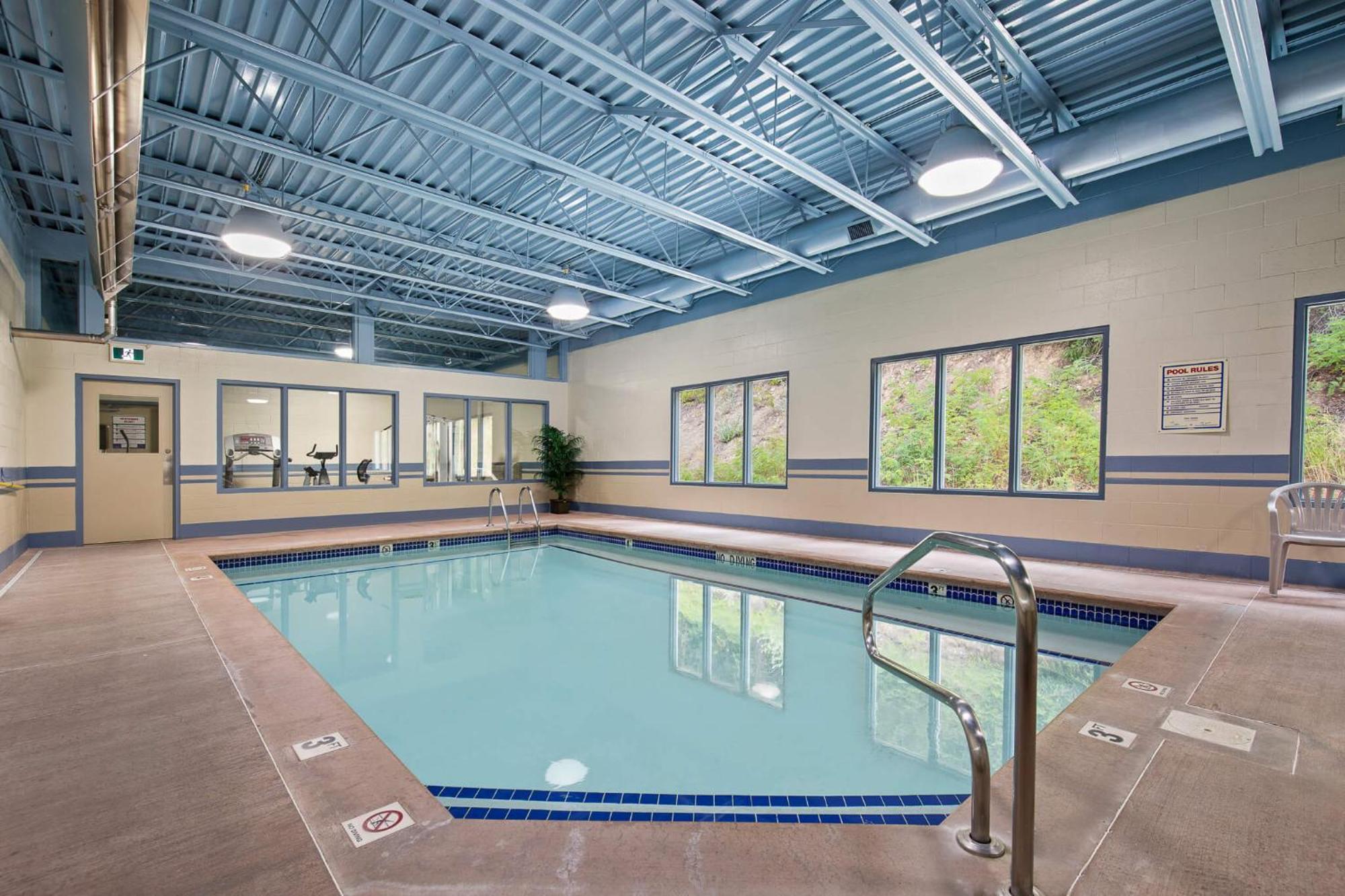 Glenwood Inn & Suites Trail ภายนอก รูปภาพ