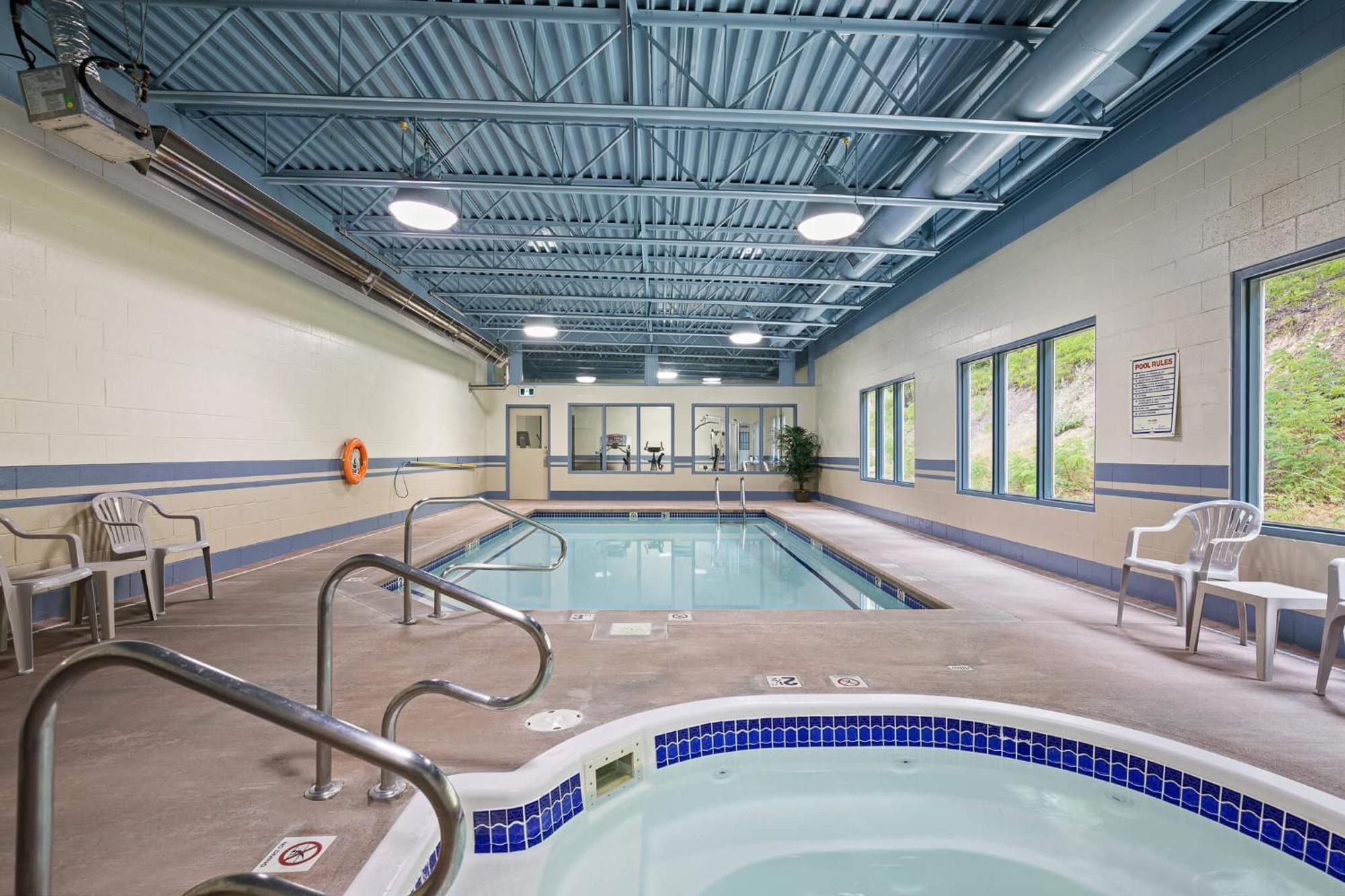 Glenwood Inn & Suites Trail ภายนอก รูปภาพ