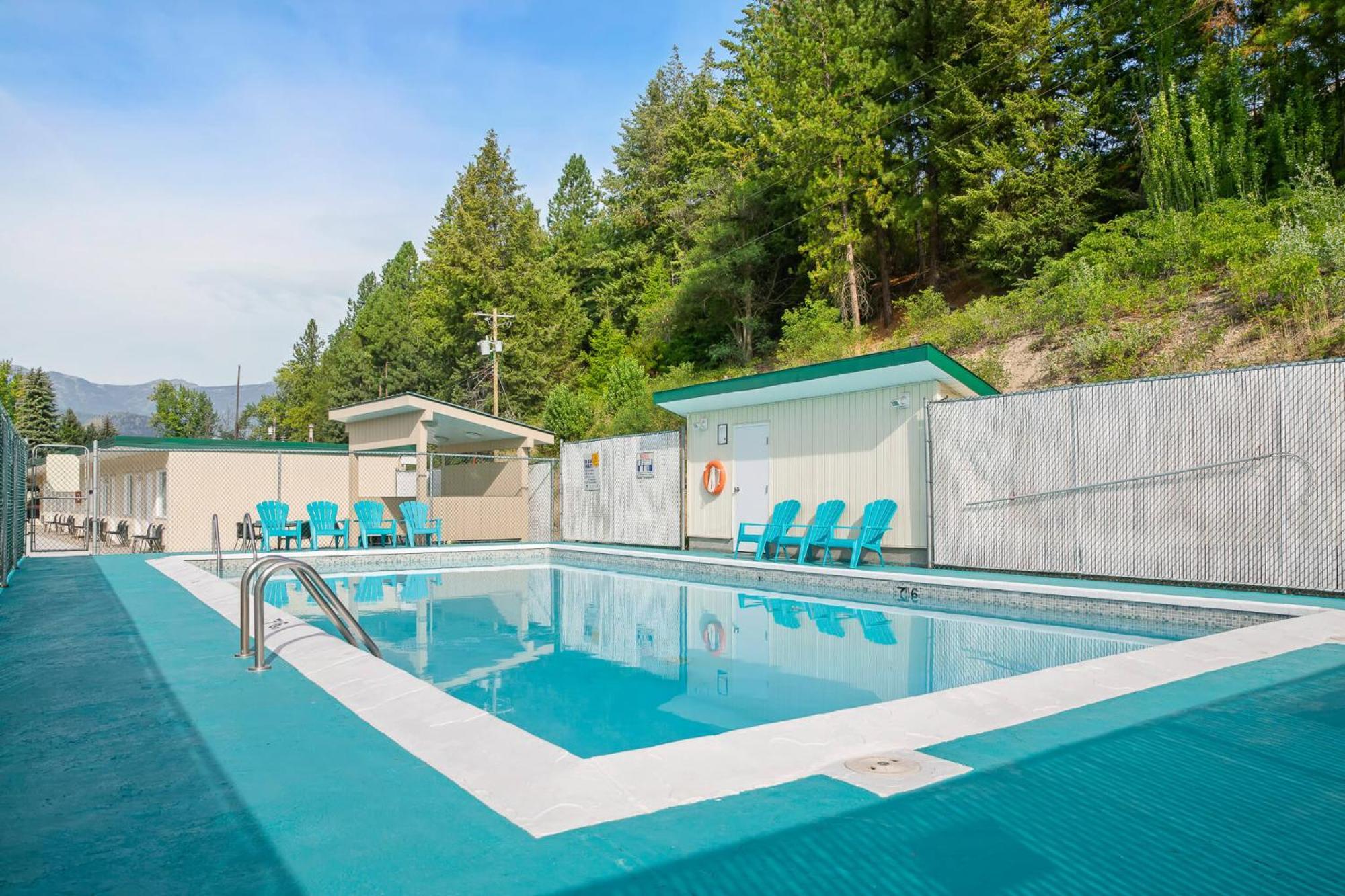 Glenwood Inn & Suites Trail ภายนอก รูปภาพ