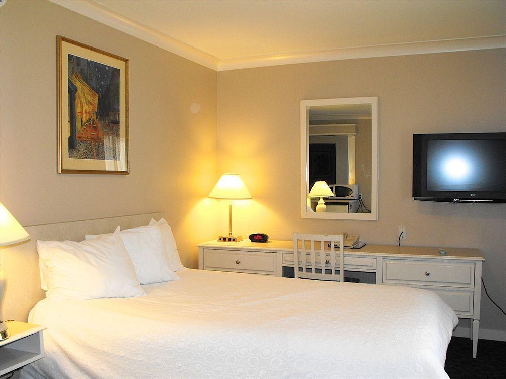 Glenwood Inn & Suites Trail ภายนอก รูปภาพ