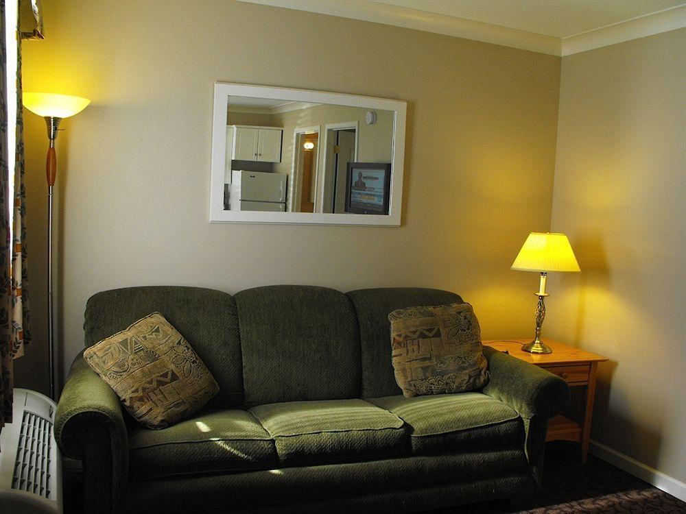Glenwood Inn & Suites Trail ภายนอก รูปภาพ