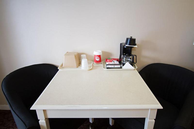 Glenwood Inn & Suites Trail ภายนอก รูปภาพ
