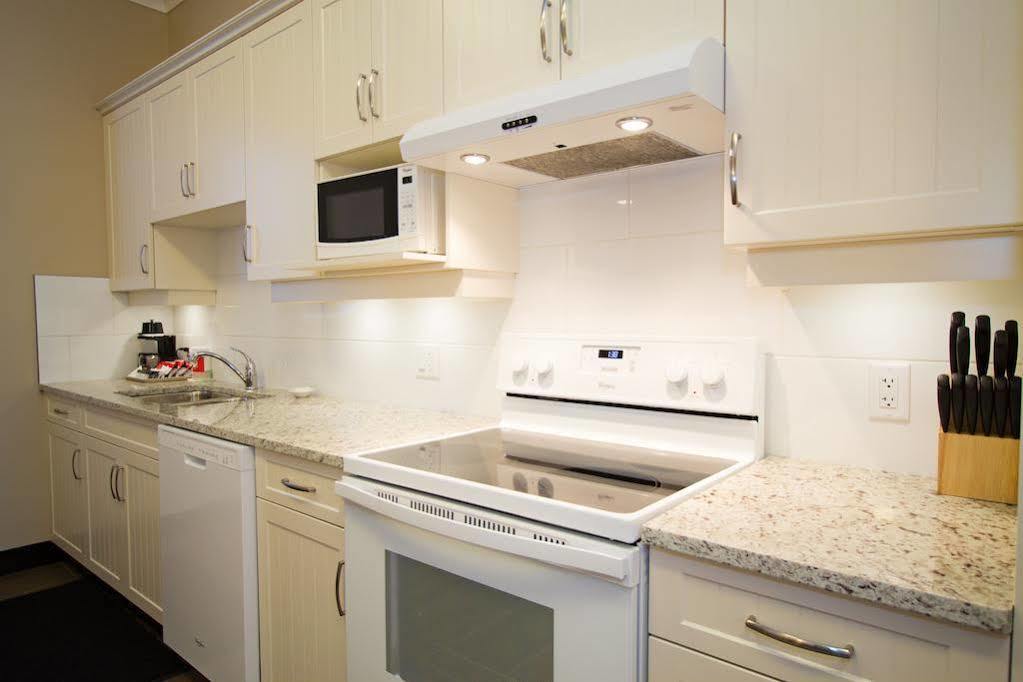 Glenwood Inn & Suites Trail ภายนอก รูปภาพ